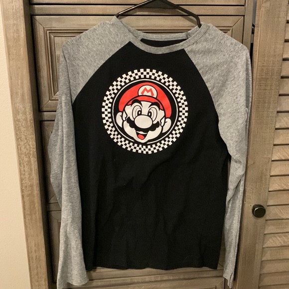 Super Mario boys XL long sleeve - Picture 1 of 2
